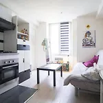 Charming Apt In Belleville