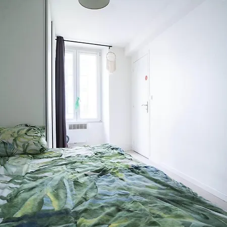 Charming Apt In Belleville Parigi